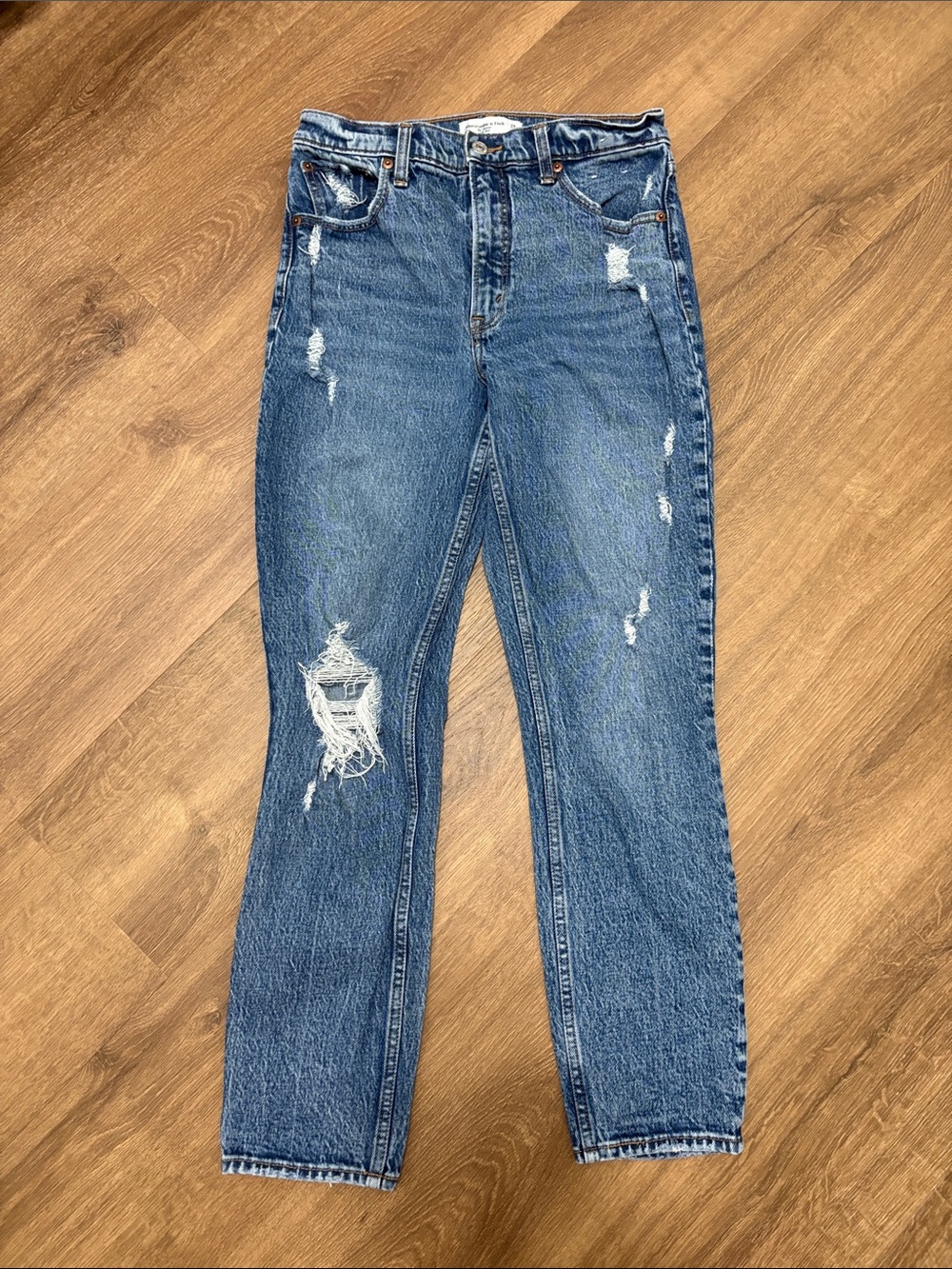 Abercrombie & Fitch Women’s Distressed The Skinny High Rise Size 6 Regular or 28